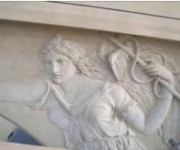 RESTAURO DI DECORAZIONI A RILIEVO IN MATERIALE LAPIDEO ARTIFICIALE (dopo il restauro)