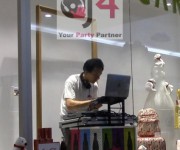 DJ set per inaugurazione store Carpisa