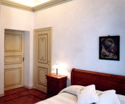 decorazione porte  in casa privata 001