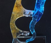 scultura vetrofusione  - Ponte di Ganda - Vetrofusione - 57° Trofeo E.Vanoni, I° classificato - bullseye + foglie oro zecchino 23 ¾ kt, taglio a getto d'acqua