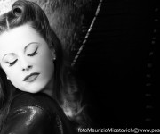 Shooting Pin Up