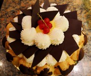 Torta bignè panna e cioccolato Pasticceria Buonarroti