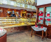 Bancone Pasticceria Buonarroti 1.JPG