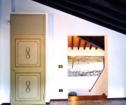 decorazione porte  in casa privata 004