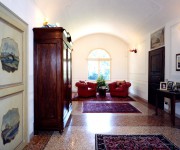 decorazione porte  in casa privata 003