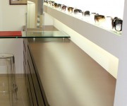 negozio ottica MOLARI - particolare area occhiali da sole
